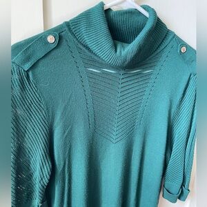 White House Black Market emerald green women’s geometric drop stitch sweater